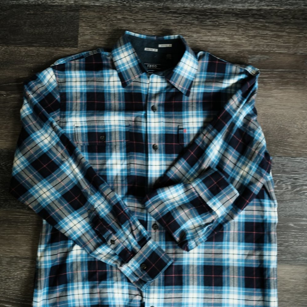 MENS IZOD BUTTON UP